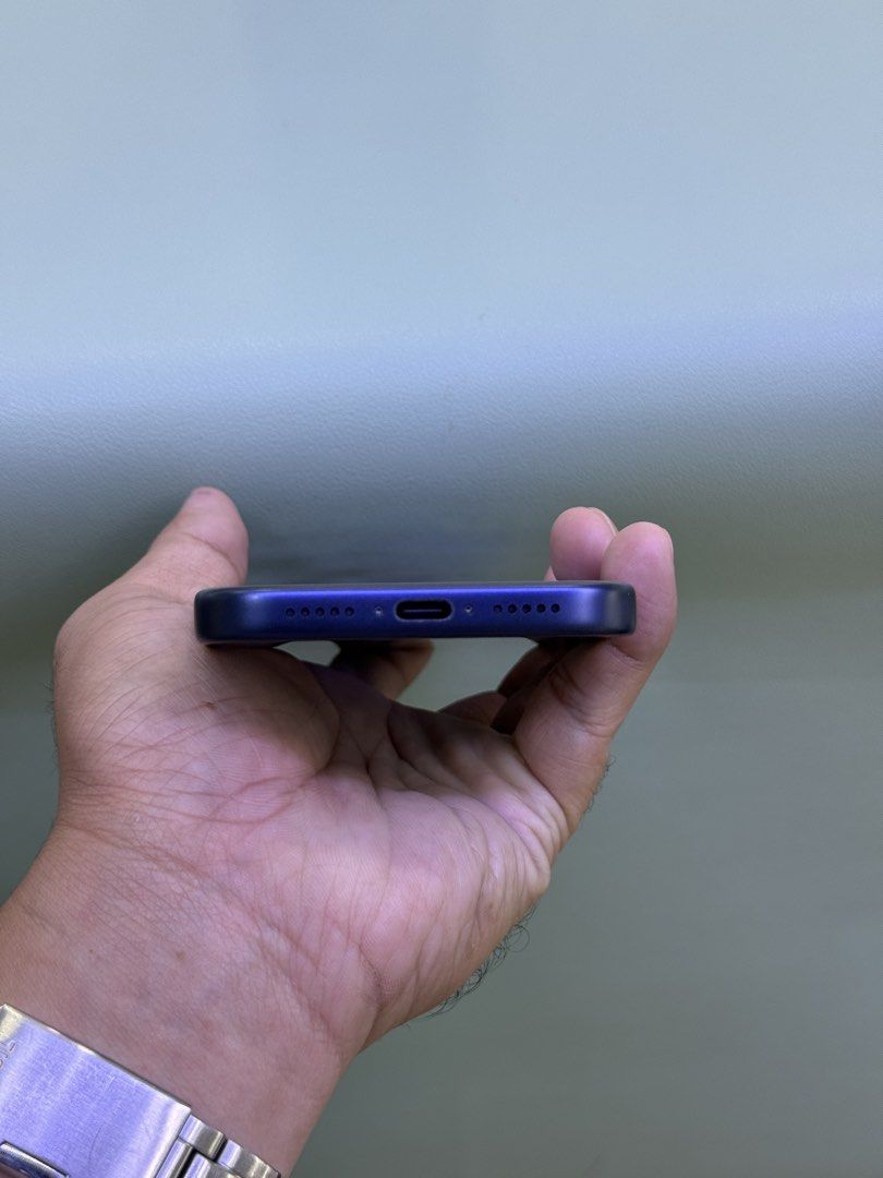RUSH IPHONE 17 PRO 256GB (Category: iPhone 17 Series) located in Pasig City. Submitted by FarAndRayShop (Listing ID 1429083586, Image 2). Description: WE ACCEPT INSTALLMENT / SWAP / BENTA-SELL 📱 iPhone 17 Pro •Blue Titanium •256GB Storage •Goods Battery Condition •Factory Unlock ( Any Sim ) •Unli check/reset to sawa •W/ Original Equipment Manufactor Charger •Serial Number Can do check on website or 3utools 💰Selling Price: 64,990 Payment Options