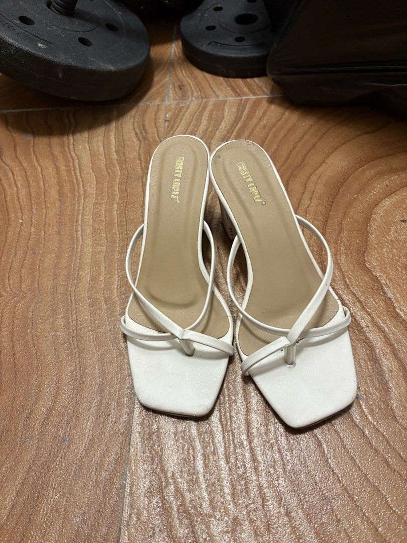 Rusty Lopez White Sandals / Block Heels Size 37 (Category: Heels) located in Manila. Submitted by shop_hana (Listing ID 1429005707, Image 1). Description: used only twice.