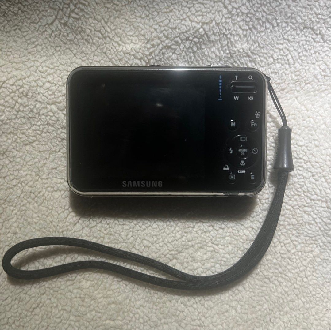 SAMSUNG i8 8.2 MP 5X ZOOM DIGITAL CAMERA (Category: Cameras) located in Caloocan City. Submitted by earthtones (Listing ID 1429100784, Image 2). Description: Digicam for sale‼️ Samsung i8 8.2 MP Functions: All buttons working Flash working Zoom in and out working Inclusions: Battery Digicam Strap Pouch Issue: Hazy output mild LCD burn scratches lalamove/grab maya or bank transfer.