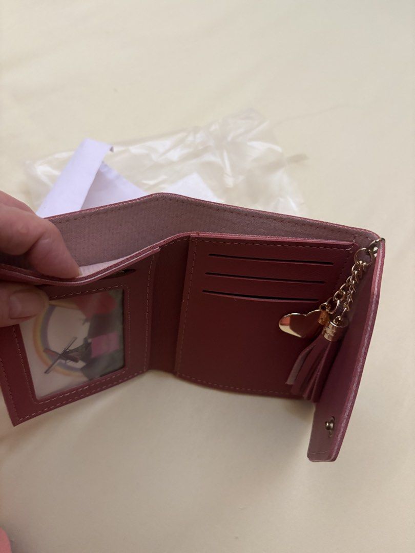 Small wallets (Category: Purses & Pouches) located in Singapore. Submitted by jan_closet (Listing ID 1429034721, Image 3). Description: Small wallets .