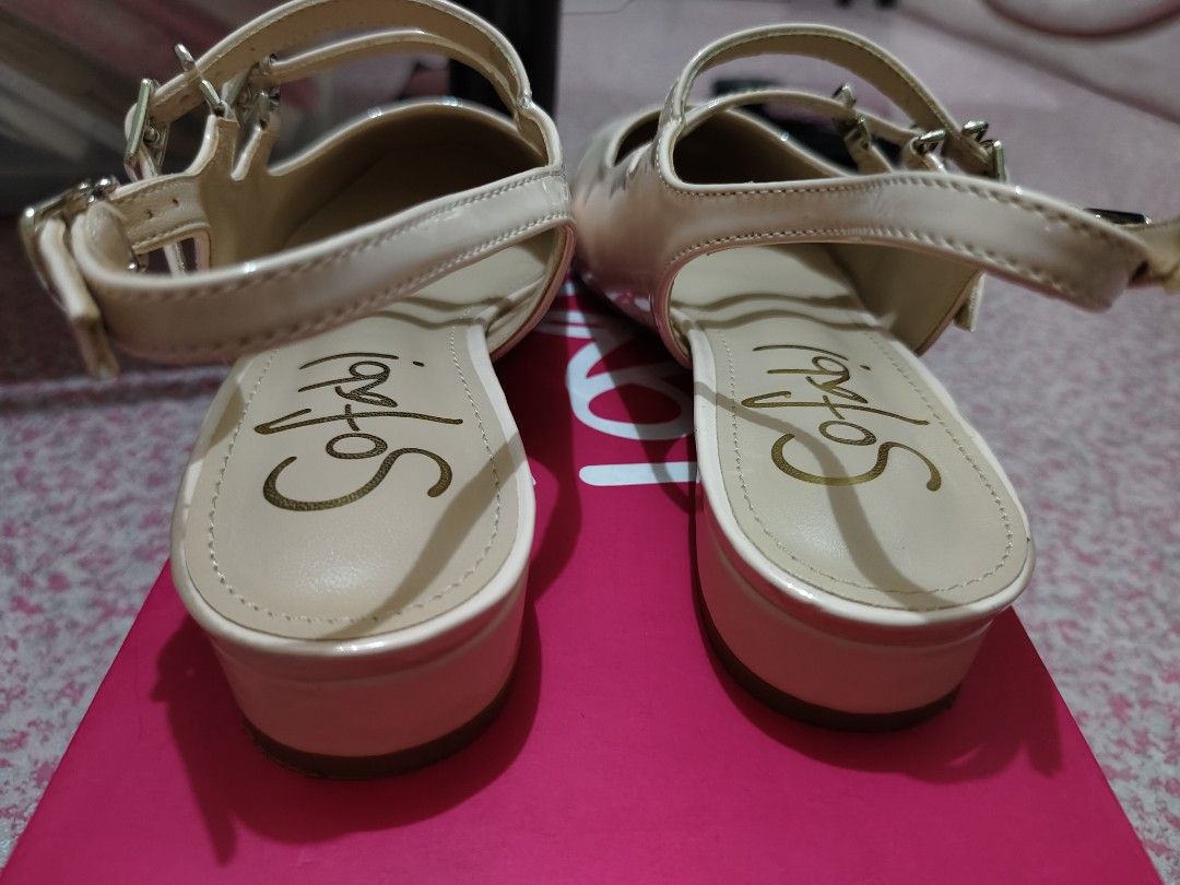 Sofab! Jaliyah Pink Sandals Size 39 (Category: Flats & Sandals) located in Manila. Submitted by jadmcl (Listing ID 1429048582, Image 3). Description: • Sofab! Jaliyah pink sandals. • Features a blush pink color with multiple straps and buckle closures. • The sandals have a small heel and a round toe design. • The size is 39 (but can fit to 38) • Comes with the original box. • The box indicates the original price was 1299.00..
