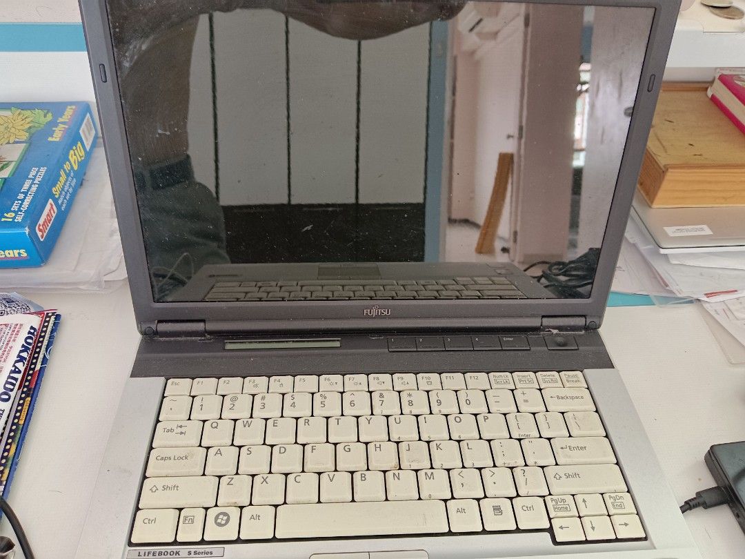 Spoiled Fujitsu  Laptop412337738309314561