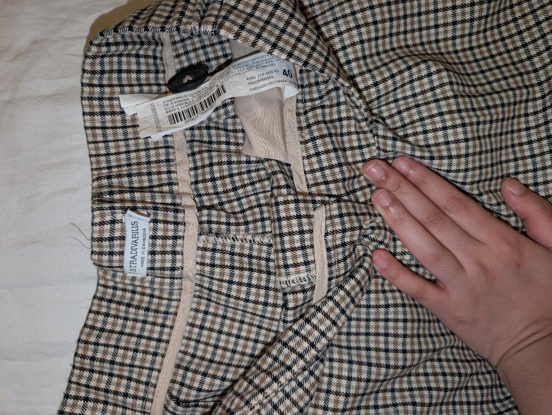 Stradivarius Plaid Trousers (Brown/Beige/Black) (Category: Other Bottoms) located in Pasig City. Submitted by soph.declutters (Listing ID 1429086579, Image 3). Description: barely used! very pretty pattern and soft fabric~ ❤️ rfs: doesn't fit :( .