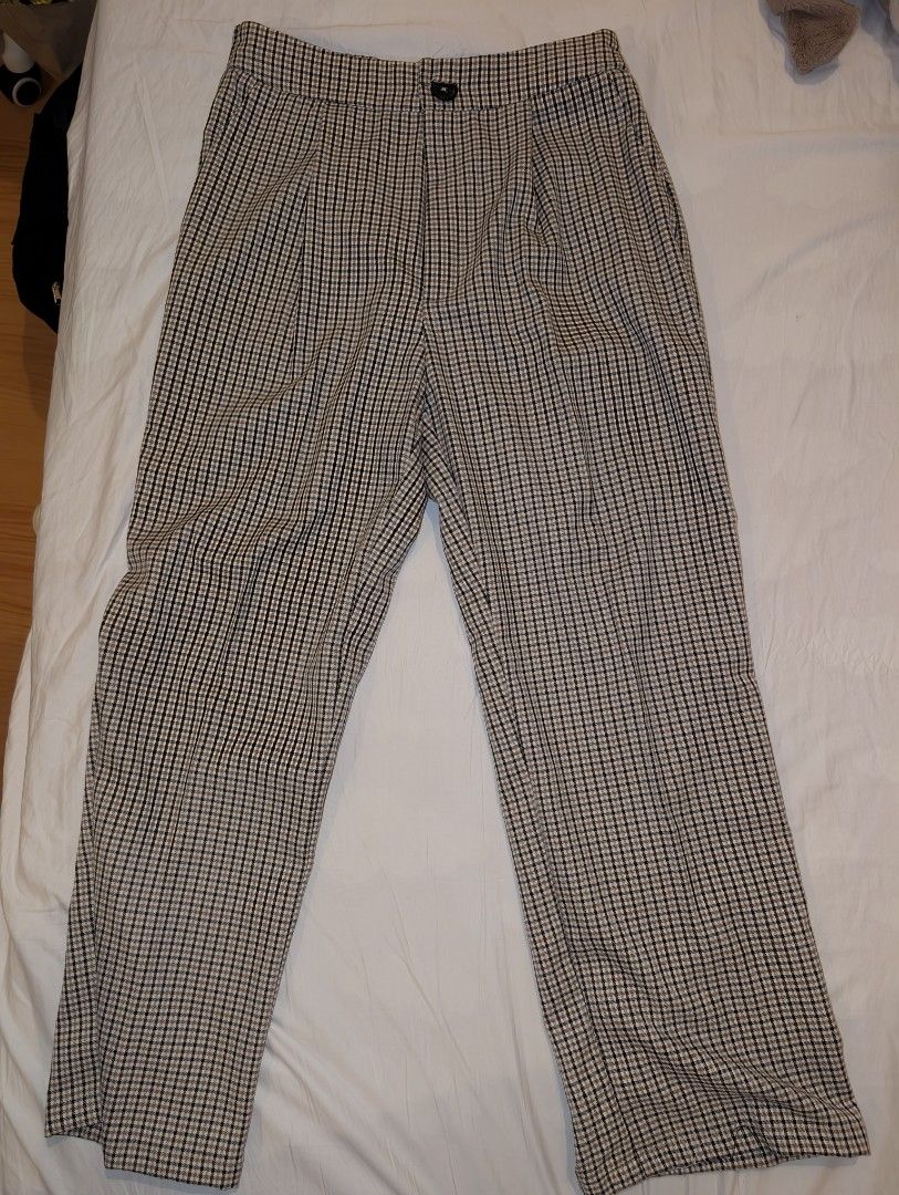 Stradivarius Plaid Trousers (Brown/Beige/Black) (Category: Other Bottoms) located in Pasig City. Submitted by soph.declutters (Listing ID 1429086579, Image 1). Description: barely used! very pretty pattern and soft fabric~ ❤️ rfs: doesn't fit :( .