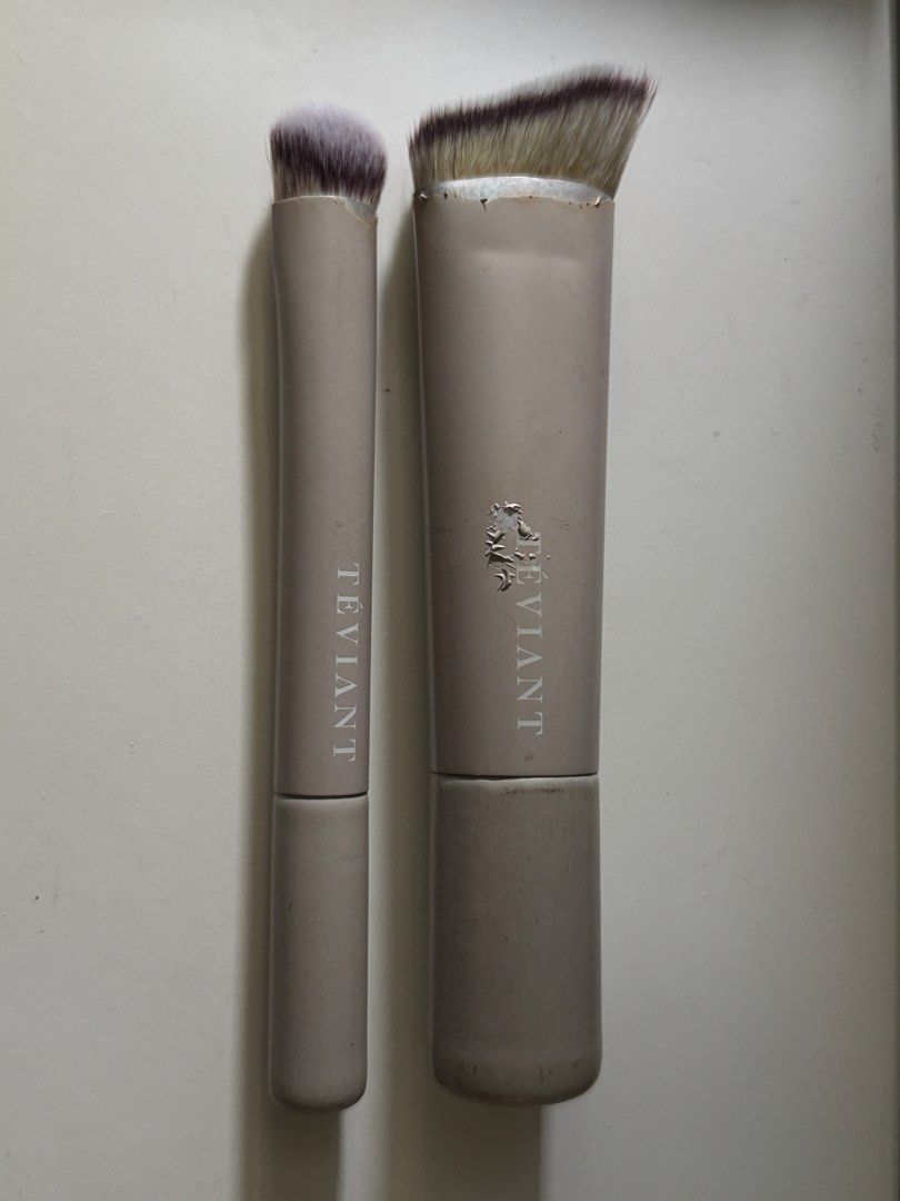 Teviant Ultimate Skin Master Brush Collection (Category: Makeup) located in Manila. Submitted by stuffbyabby (Listing ID 1429045806, Image 1). Description: AVAILABLE AND LAST PRICE na. Low ballers will be ignored. If hindi afford, wag na mag inquire. Don’t waste time asking if available pa. It’s available as long as this post is not marked sold and interested buyers haven’t paid. RFS: Decluttering. 200 for both No damages on the brushes. Just som