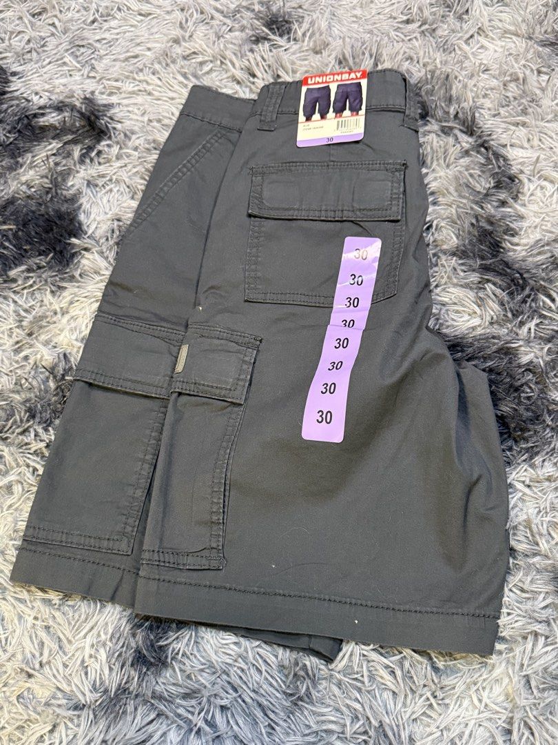 Unionbay Cargo Shorts - Size 30 (Category: Shorts) located in San Marcelino. Submitted by SoloMain (Listing ID 1429053074, Image 2). Description: Brandrew union bay cargo short authentic.