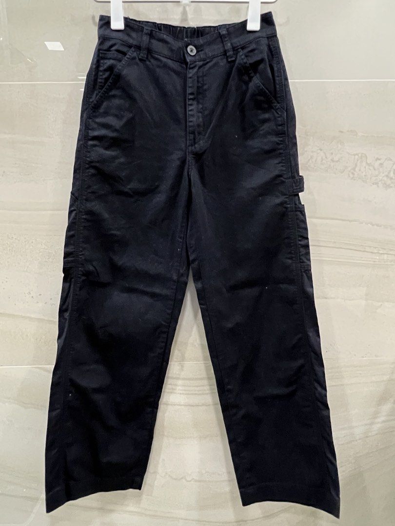Uniqlo 100% Cotton Pants (Category: Other Bottoms) located in Paranaque City. Submitted by lexiswardrobe (Listing ID 1429032627, Image 1). Description: Uniqlo 100% Cotton Pants Original bought from Uniqlo Japan (see inside tag picture) Color almost black - it’s slightly lighter than black but looks almost black Size Small Lightly used - in very good condition Rfs - size too small, prefer to size up Nice cotton material and has many pockets, the b