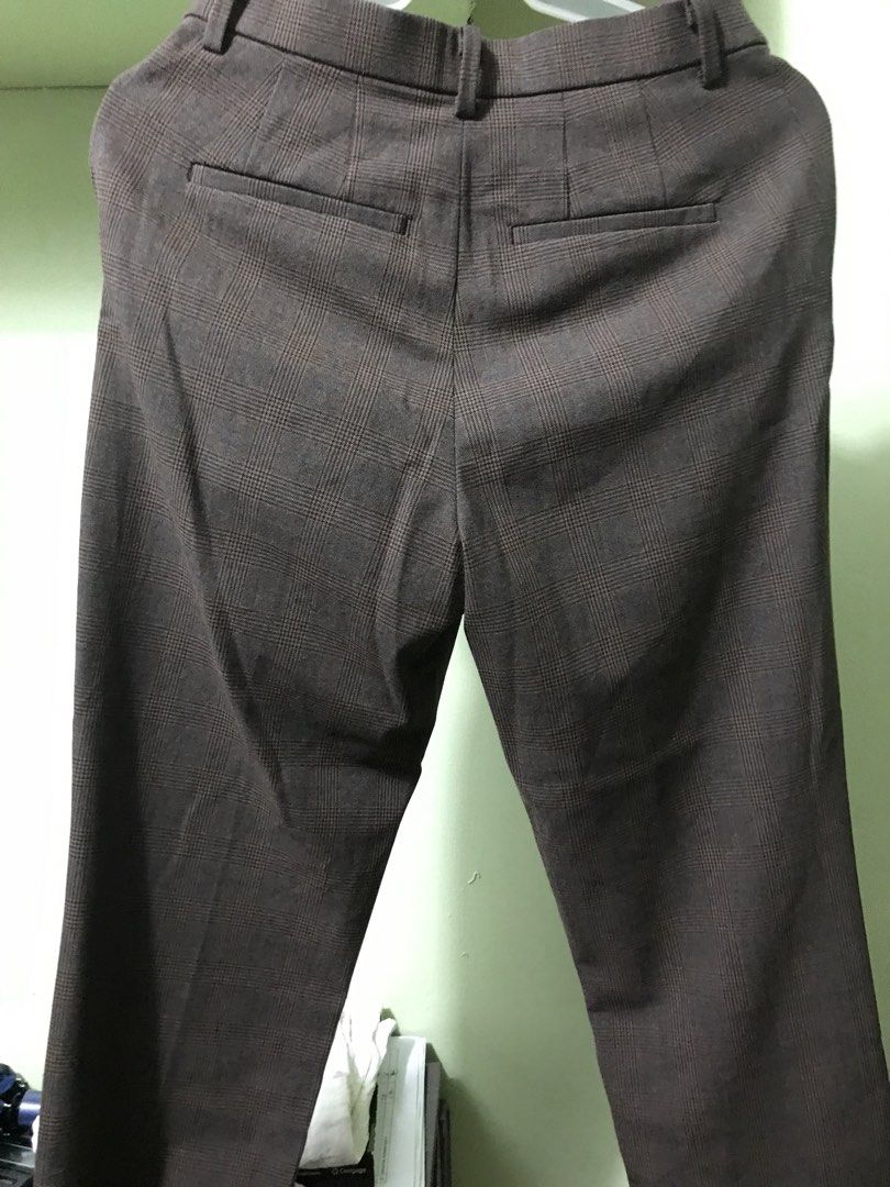 Uniqlo Brown Plaid Pants (Category: Other Bottoms) located in Manila. Submitted by rox.se (Listing ID 1429166260, Image 2). Description: .