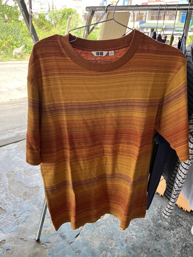 Uniqlo U Striped T-shirts (Category: Tshirts & Polo Shirts ) located in Lucena. Submitted by natecastle (Listing ID 1429051087, Image 2). Description: Selling Uniqlo Oversized Shirt Small Size: Small 250 each Location: Lucena City.