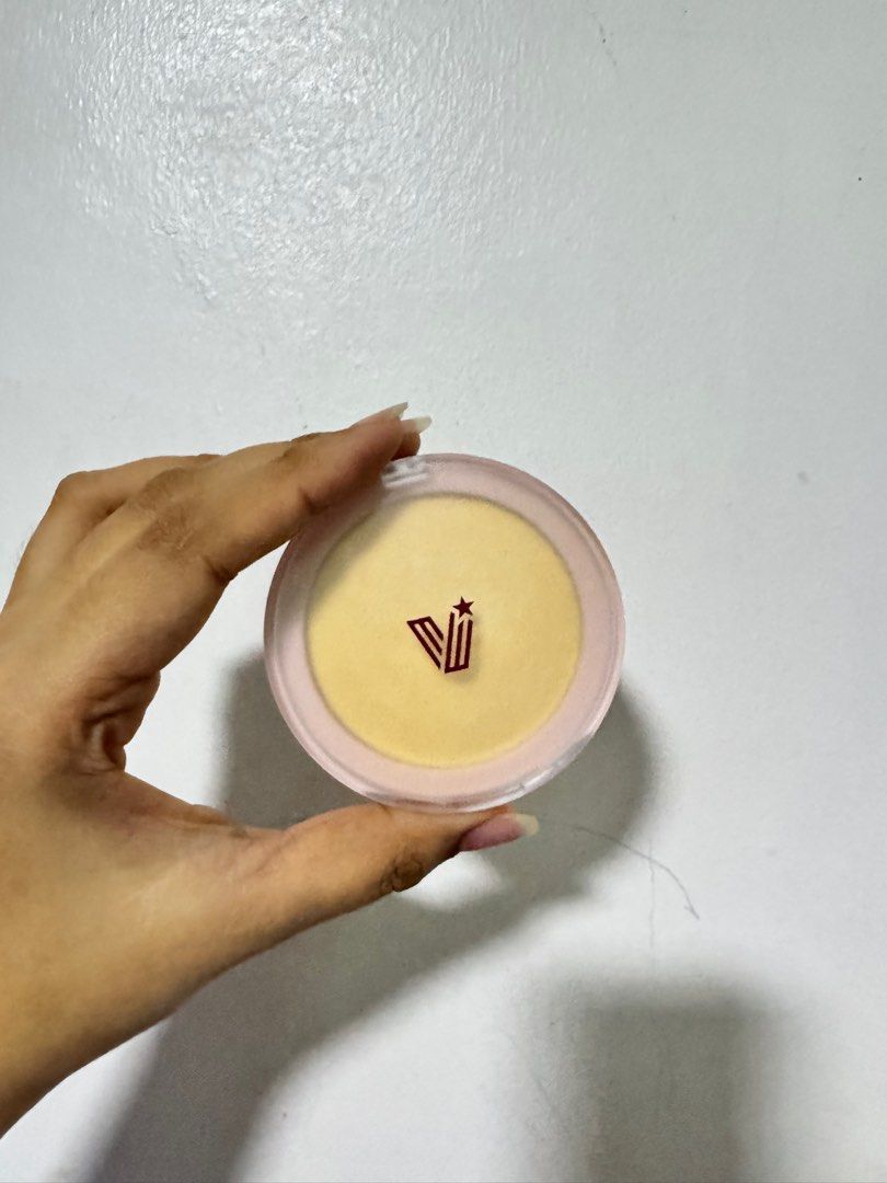 Vice Cosmetics Setting Powder (Category: Makeup) located in Angono. Submitted by shesells.anything (Listing ID 1429123029, Image 1). Description: Vice cosmetics setting powder Shade: BANANA Bought for ₱409. Hindi ko pala to shaaade. Around 80-95% Sanitized na po. Ready to ship. Open for meet up/pick up/shipping #vicecosmetics #banana #settingpowder #bakingpowder .