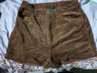 (Kategori: ) berada di . Dikirim oleh oncelovedstuff_ (ID iklan 1429094870, Gambar 1). Deskripsi: .