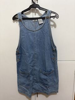 (Category: ) located in . Submitted by hhhhcloset (Listing ID 1429126215, Image 1). Description: .