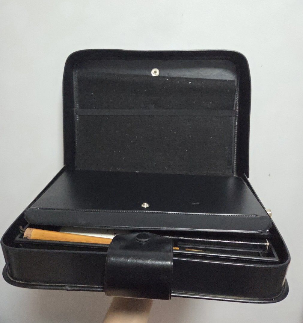 VINTAGE Japanese Calligraphy Kit with Case (Category: Craft Supplies & Tools) located in Rizal. Submitted by declutteryph (Listing ID 1429035310, Image 2). Description: Vintage Japanese Calligraphy Shodo Set in case with ink stone, ink stick, brushes, metal stick, water container case - in good condition 3 used brushes , 1 unused no ink .