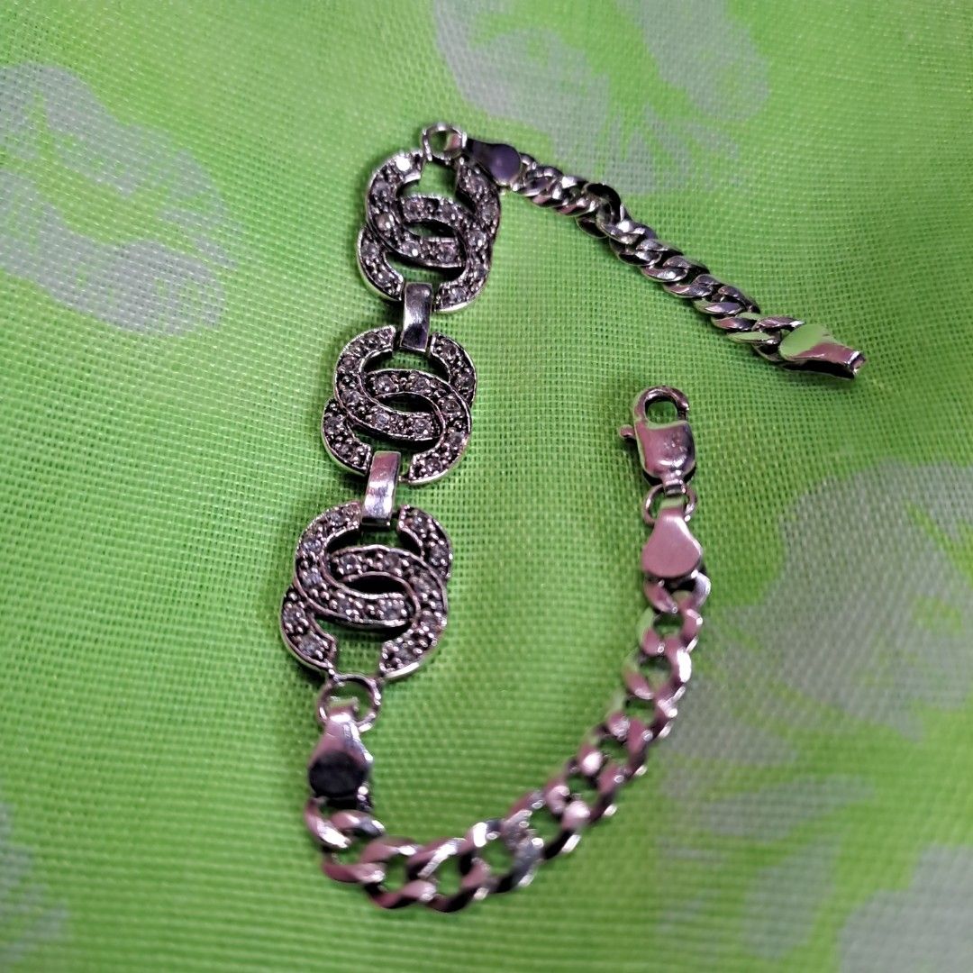 Vintage Silver Bracelet (Category: Bracelets) located in Santa Cruz. Submitted by cedrick17 (Listing ID 1429040430, Image 2). Description: size 6 inches for small wrist beautiful in actual FIXED PRICE 1,675.00 PLUS 54.00 SF via J&T gcash payment .