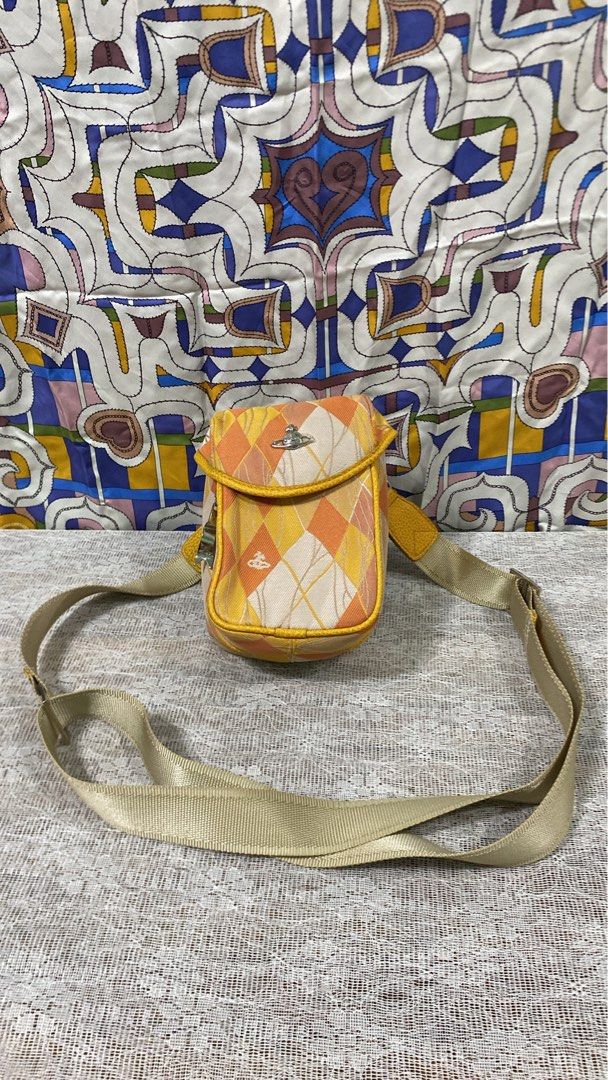 Vivienne westwood beltbag slingbag (Category: Luxury Bags & Wallets) located in Muntinlupa City. Submitted by twoangels.11.14.2023 (Listing ID 1428993200, Image 1). Description: Vivienne Westwood Beltbag x crossbag Dimension Width 4 inc Length 6.5 inc Thickness 3 inc Like new condition .