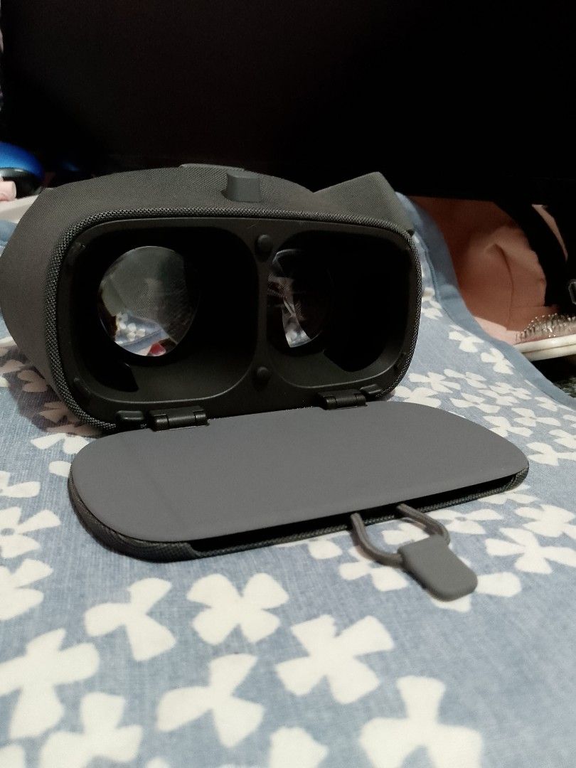 Google Daydream VR Headset (Category: Virtual Reality) located in Angono. Submitted by pinkjade26 (Listing ID 1429133895, Image 2). Description: Google Daydream View VR Headset Charcoal Gray (no console, headset only) - Original from USA - No box and no console - Good as new - Ship via Lalamove or other courier (c/o buyer) - Loc: Rizal.