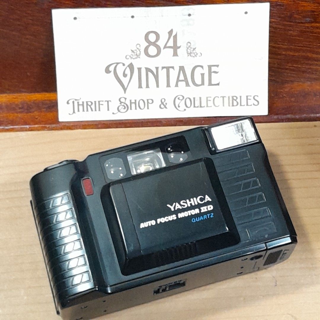 Yashica Auto Focus Motor IID (Category: Cameras) located in Las Pinas. Submitted by 84vintage (Listing ID 1429156914, Image 1). Description: Mint Yashica Auto Focus Motor IID! It has a built-in flash and is full automatic and sharp. tested working...classic camshell point and shoot look... like an olympus XA or a Konica point and shoot. runs on 2 pcs AA alkaline penlight batteries. Sold As it is Actual photos posted. Please examine them carefully
