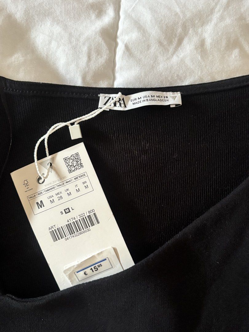 Zara Asymmetrical One-Sleeve Top - Size M (Category: Blouses) located in Quezon City. Submitted by missiondeclutt3r (Listing ID 1429074078, Image 2). Description: never worn before bought for ₱1,145 fits s-m rfs: not my style 🧸 payment first, no cod & shipping fee is shouldered by buyer other tags: beyond collective, miu the label, local brand, phia the label, isa the label, rejude, editors market, calli colective, traje linen, cariño, with love