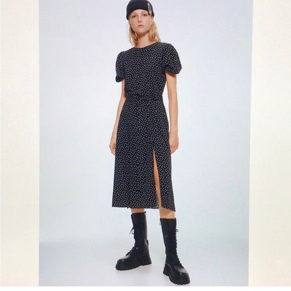 ZARA midi polka dot dress (Category: Dresses) located in Las Pinas. Submitted by badudettes (Listing ID 1429017723, Image 1). Description: ZARA polka dots midi dress Presko isuot, semi sheer, light material M on tag, but can fit upto L ⛔️ I DO NOT ACCEPT CASH PAYMENTS OR COD. ONLINE PAYMENT FIRST BEFORE DELIVERY TO AVOID SCAMMERS ⛔️.