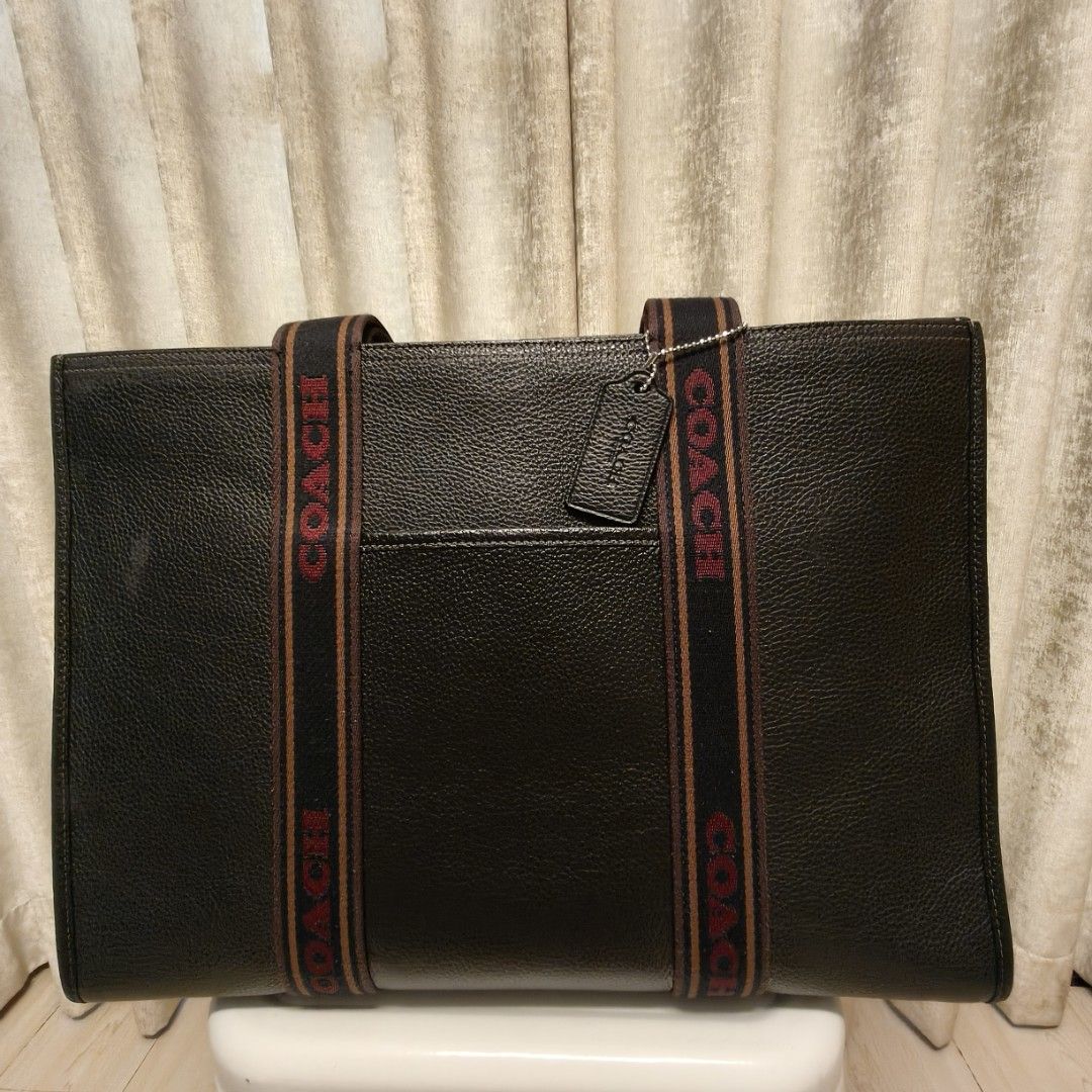 100% Authentic Large Coach Smith Tote Bag - Trending! (Category: Luxury Bags & Wallets) located in Manila. Submitted by renzonmana29964 (Listing ID 1424431205, Image 1). Description: Selling my large bag (original) 💼 Super spacious – perfect for work, travel, or everyday use! 👜 Brand: Coach 📏 Size: Large 🎨 Color: Black ✅ Condition: (like new / gently used – no major flaws) ✅ Clean inside and out ✅ All zippers working perfectly Very classy and