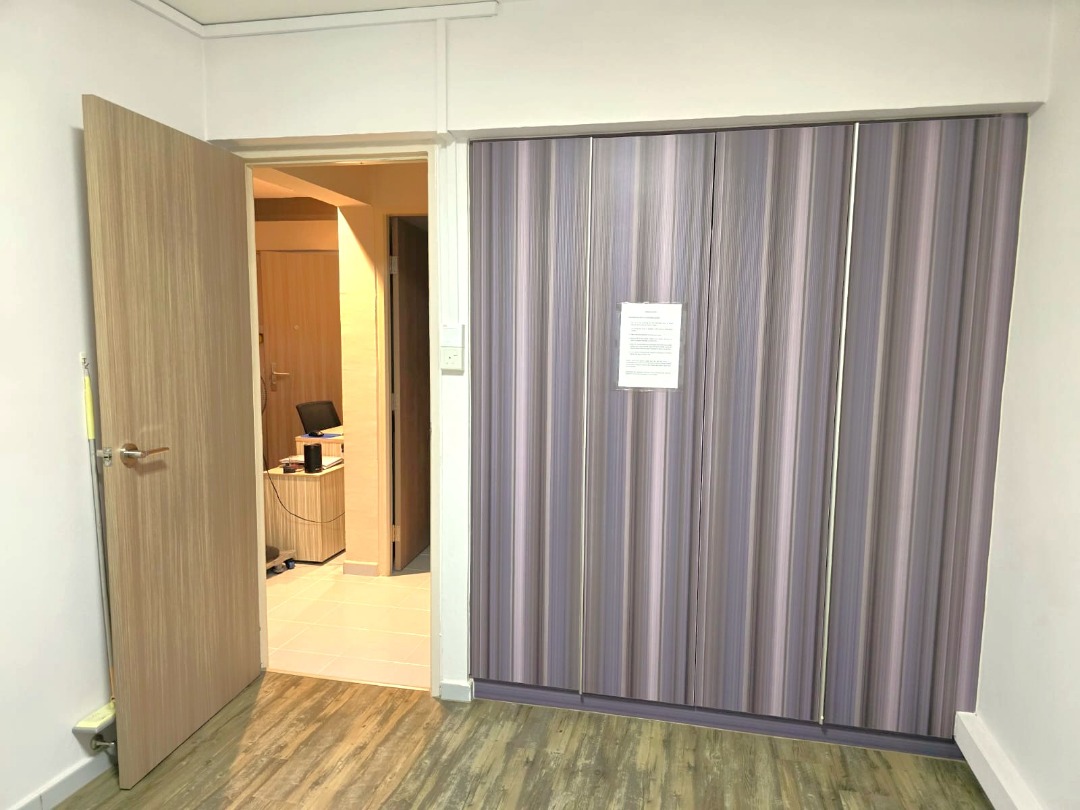 (Category: ) located in . Submitted by your_rental_specialist (Listing ID 1424357819, Image 1). Description: .