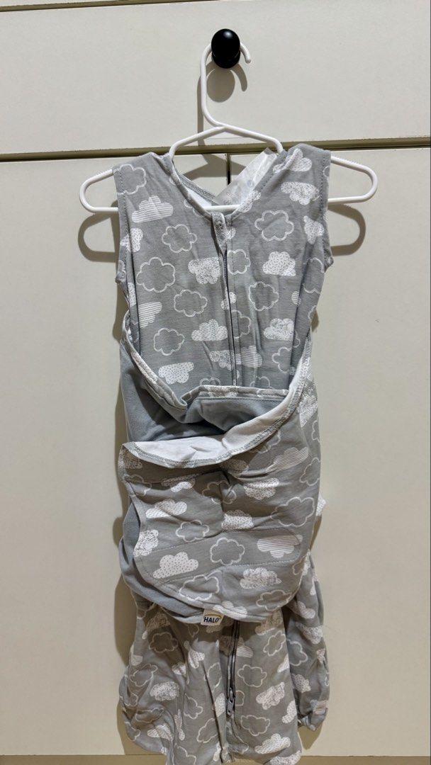 3-6mo Halo Sleepsack Swaddle (Category: Babies & Kids Fashion) located in Mandaluyong City. Submitted by unicart (Listing ID 1424392198, Image 1). Description: .