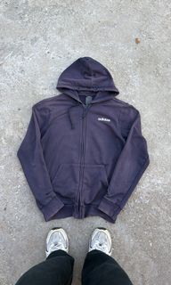 (Category: ) located in . Submitted by tshirt.thrift_ (Listing ID 1424499865, Image 1). Description: .