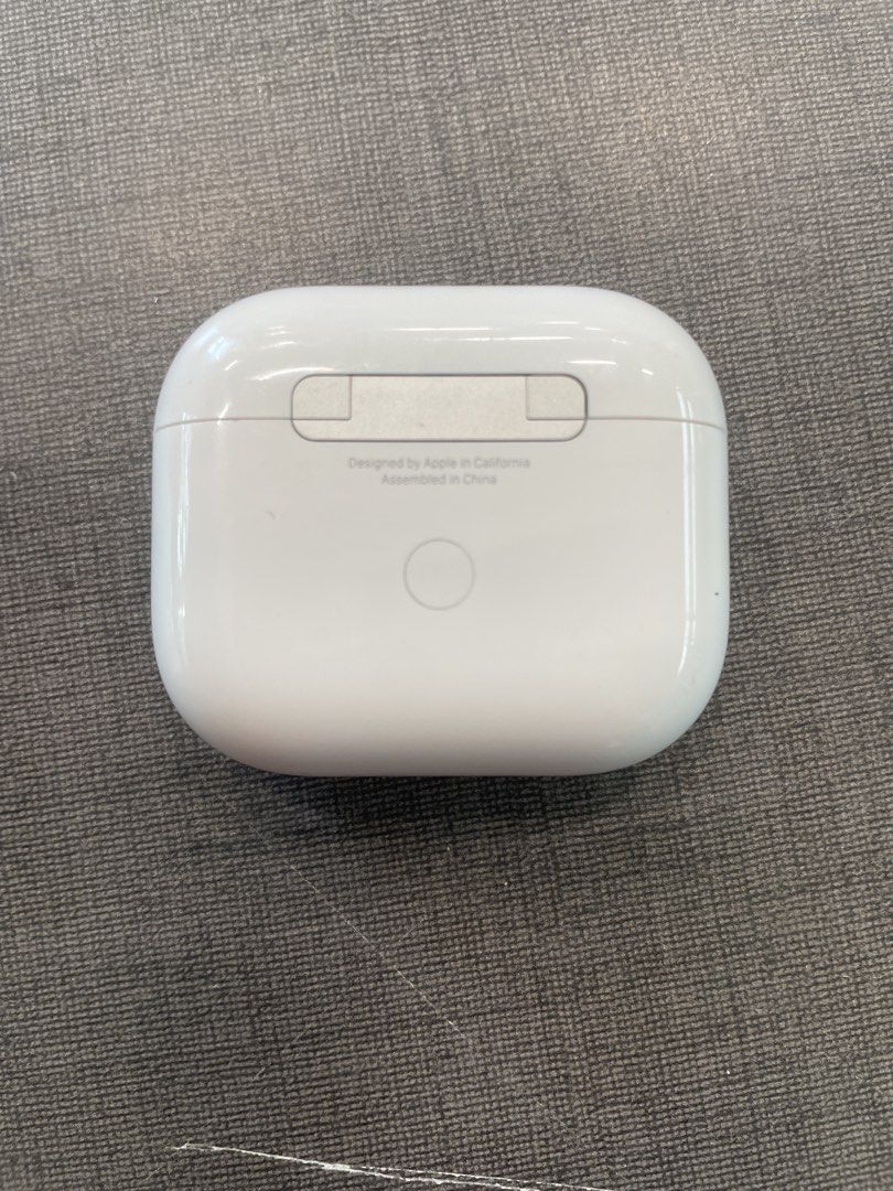 Apple AirPods 365615585319554113