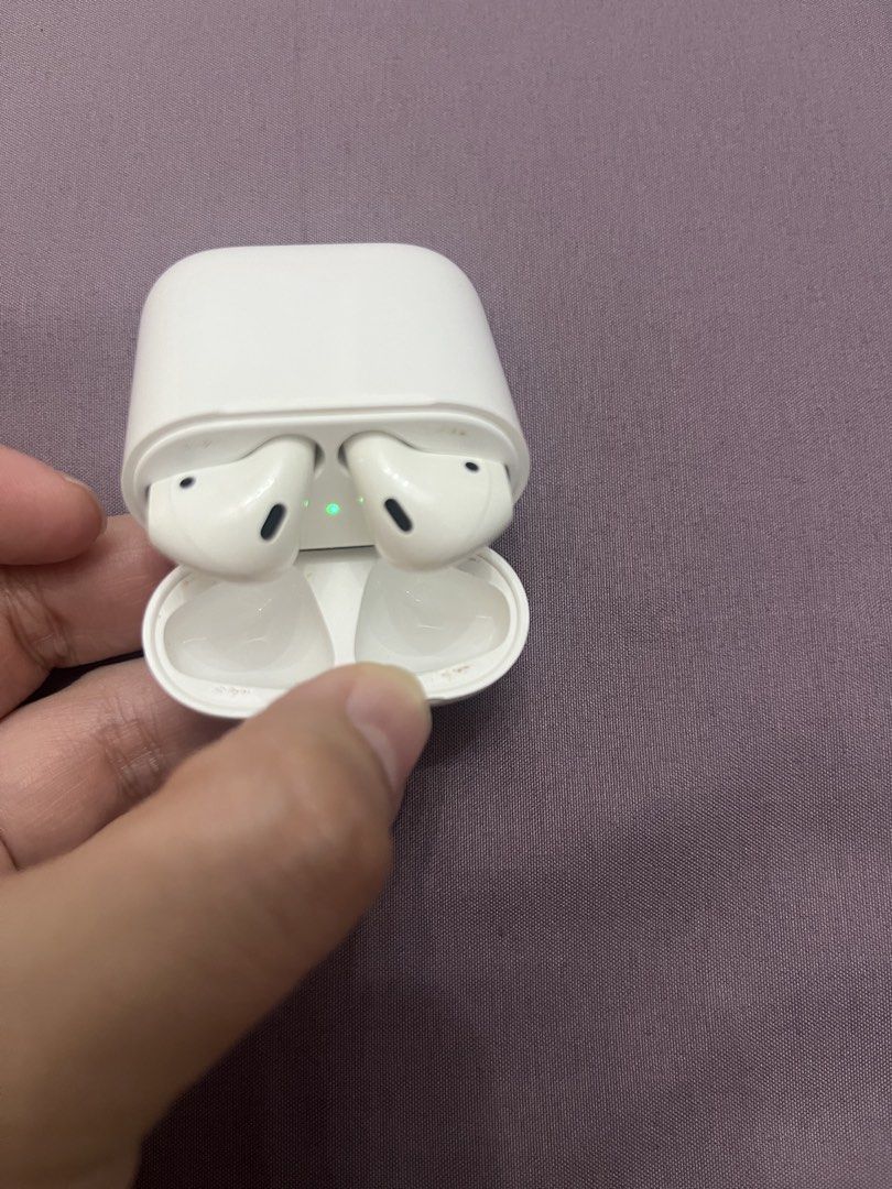 Apple AirPods with Charging Case65615710070530114