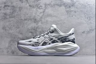 (Category: ) located in . Submitted by Outlet.Sneakers (Listing ID 1424392228, Image 1). Description: .