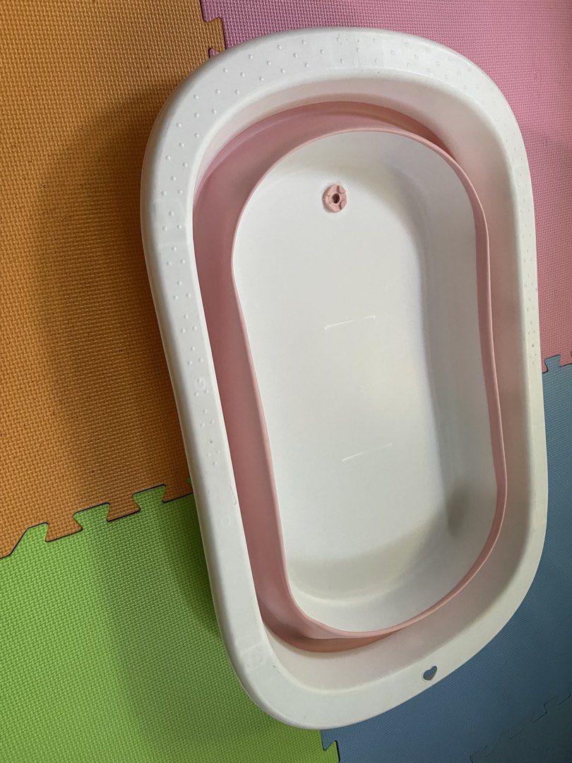 Baby Needs (Category: Other Baby Bathing & Changing Needs) located in Mandaluyong City. Submitted by duhleeow (Listing ID 1424520137, Image 2). Description: All aitems are still in a good condition. For take all only mga ka -thrifty mom. Note: Color may vary due to lightning Comes with freebies Meet up: 📍Zappys Tower 1 Mandaluyong.