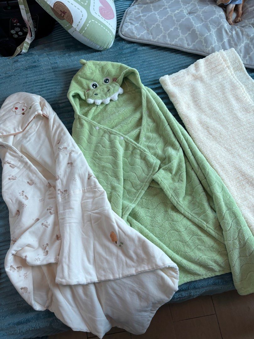 Baby Towels (Category: Bathtub & Bath Accessories) located in Taguig. Submitted by patweeciacamille (Listing ID 1424415290, Image 1). Description: .