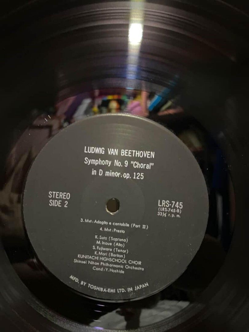 Beethoven Symphony No. 9 in D Minor "Choral" (Category: Vinyls) located in Lucena. Submitted by minos_world (Listing ID 1424397769, Image 3). Description: Vinyl record of Ludwig van Beethoven's Symphony No. 9 in D Minor "Choral". Includes the record itself, a protective sleeve, and an insert with Japanese text and images. The record label indicates it's a stereo recording, side 2, with the Kunitae Highschool Choir and the Shimet Philharmonic Orch