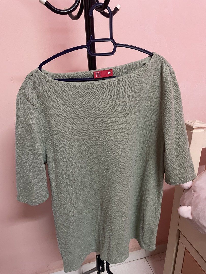 blouse (Category: Blouses) located in Kajang. Submitted by assyasofia (Listing ID 1424458939, Image 1). Description: .