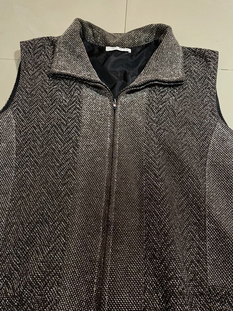 Brown Tweed Vest with Zipper (Category: Sleeveless) located in Malaybalay. Submitted by morphment (Listing ID 1424453696, Image 2). Description: - Brown tweed vest - Herringbone pattern - Full-length zipper - Stand-up collar - Sleeveless design - Fully lined - Solid brown tweed back - Great for layering 22Lx20w Add sf 130 Mindanao Jnt Gcash.