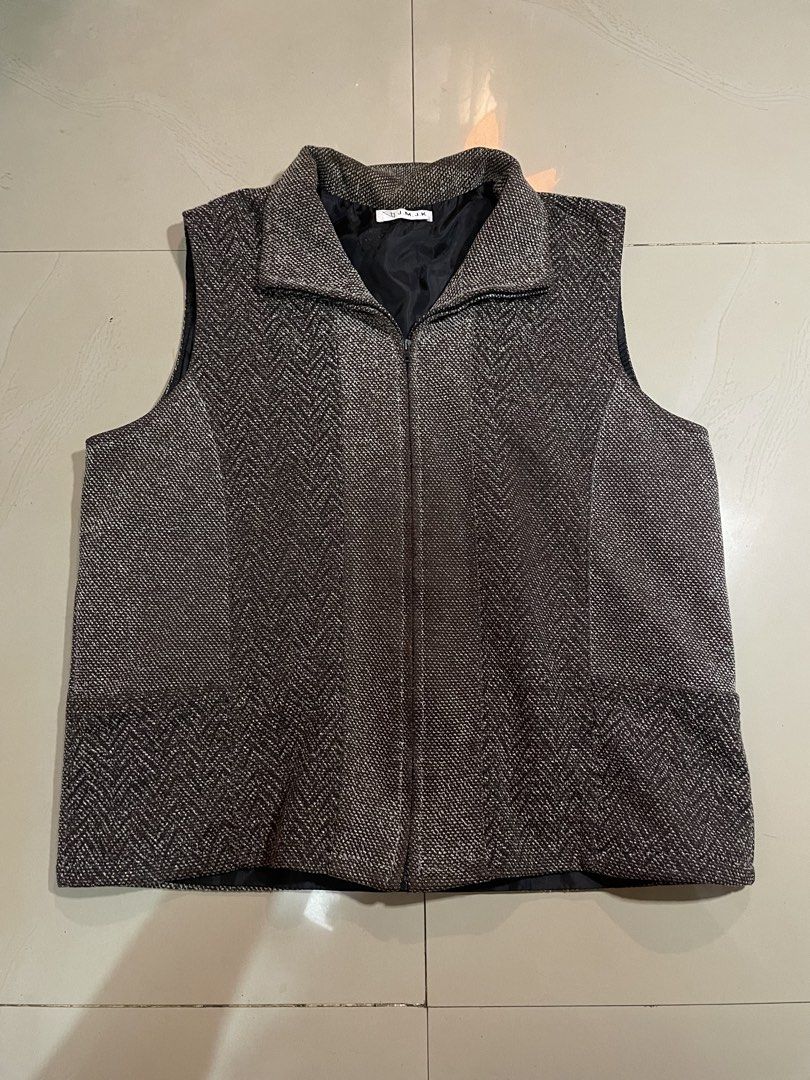Brown Tweed Vest with Zipper (Category: Sleeveless) located in Malaybalay. Submitted by morphment (Listing ID 1424453696, Image 1). Description: - Brown tweed vest - Herringbone pattern - Full-length zipper - Stand-up collar - Sleeveless design - Fully lined - Solid brown tweed back - Great for layering 22Lx20w Add sf 130 Mindanao Jnt Gcash.