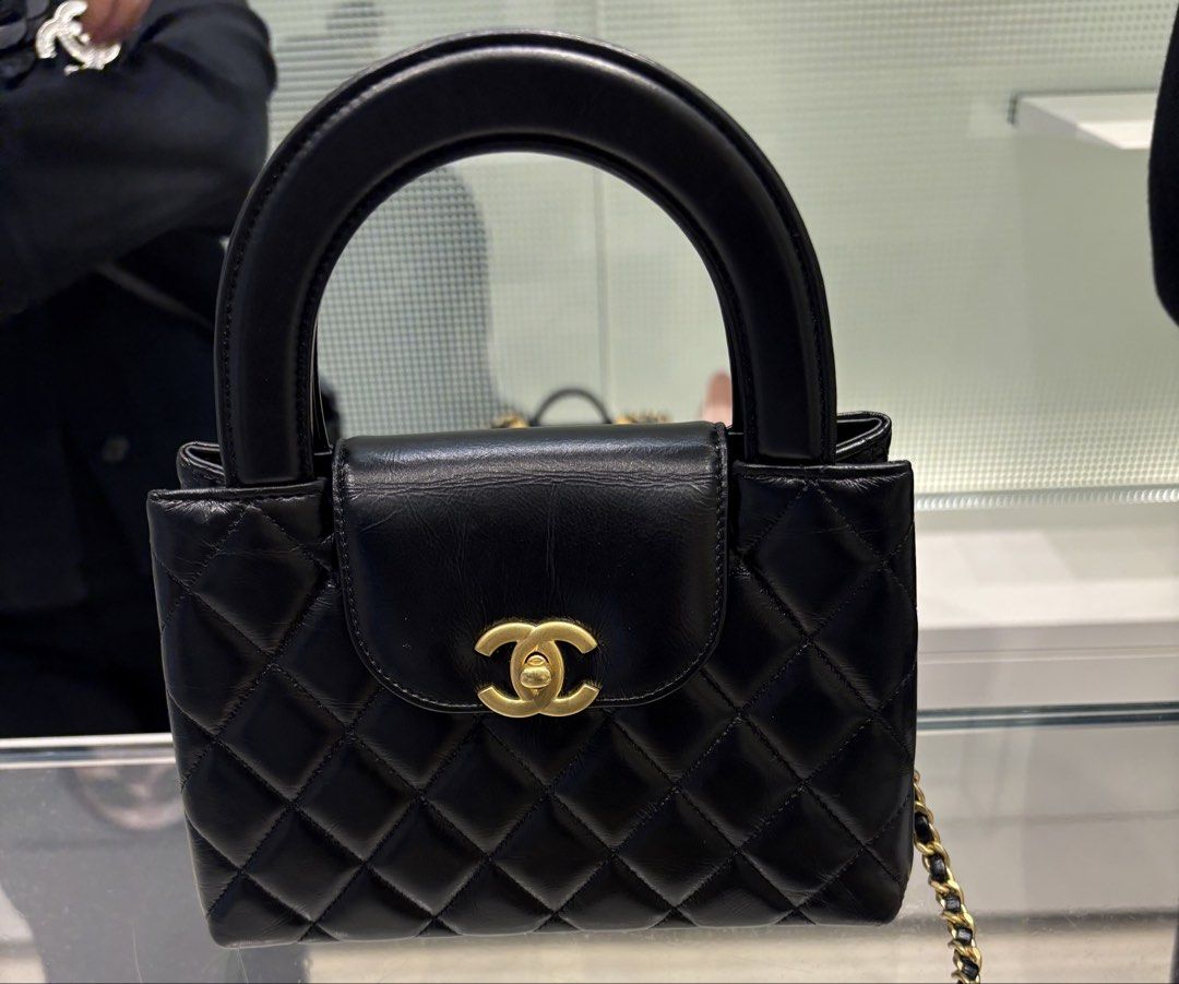Chanel Kelly Shopper (Category: Luxury Bags & Wallets) located in Quezon City. Submitted by bettybooth (Listing ID 1424452515, Image 1). Description: - Chanel Kelly Shopper handbag. - Features iconic diamond quilting. - Signature CC turn-lock closure. - Classic black color. - VIP clients/soldout - A stylish and versatile handbag. Chanel SFO.