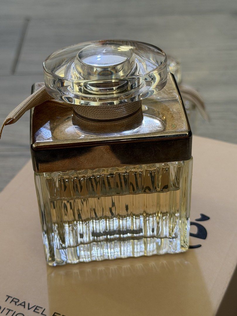 Chloé Eau de Parfum Travel Edition (Category: Fragrance & Deodorants) located in Quezon City. Submitted by clytheev (Listing ID 1424519071, Image 2). Description: 75ml and 20ml May bawas na 75ml mga nasa 60ml nalang yun 20ml di nagamit Php 6,000.