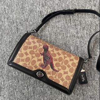 (Category: ) located in . Submitted by nadiacollection1 (Listing ID 1424361307, Image 1). Description: .