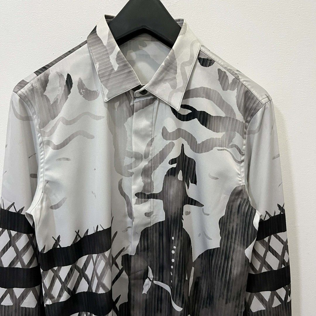 DIOR HOMME - PETER DOIG BUTTON DOWN SHIRT (Category: Luxury Apparel) located in Bacolod City. Submitted by the.finest (Listing ID 1424493666, Image 3). Description: Dior Homme Peter Doig All over print Button Down Shirt Tag Size: 38 Width: Length: Condition: 9/10 need wash 3,500+shipping fee.
