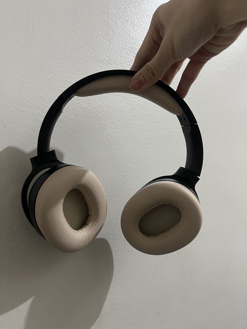 EDIFIER W820B (Category: Headphones & Headsets) located in Dumaguete. Submitted by myunemi (Listing ID 1424448054, Image 2). Description: - Over-ear headphones in black and beige - Padded headband and earcups for comfort - Soft earcup material - Sleek, modern design - Ideal for music and calls newly changed ear muffs works like new LAST PRICE! free laptop sleeve.