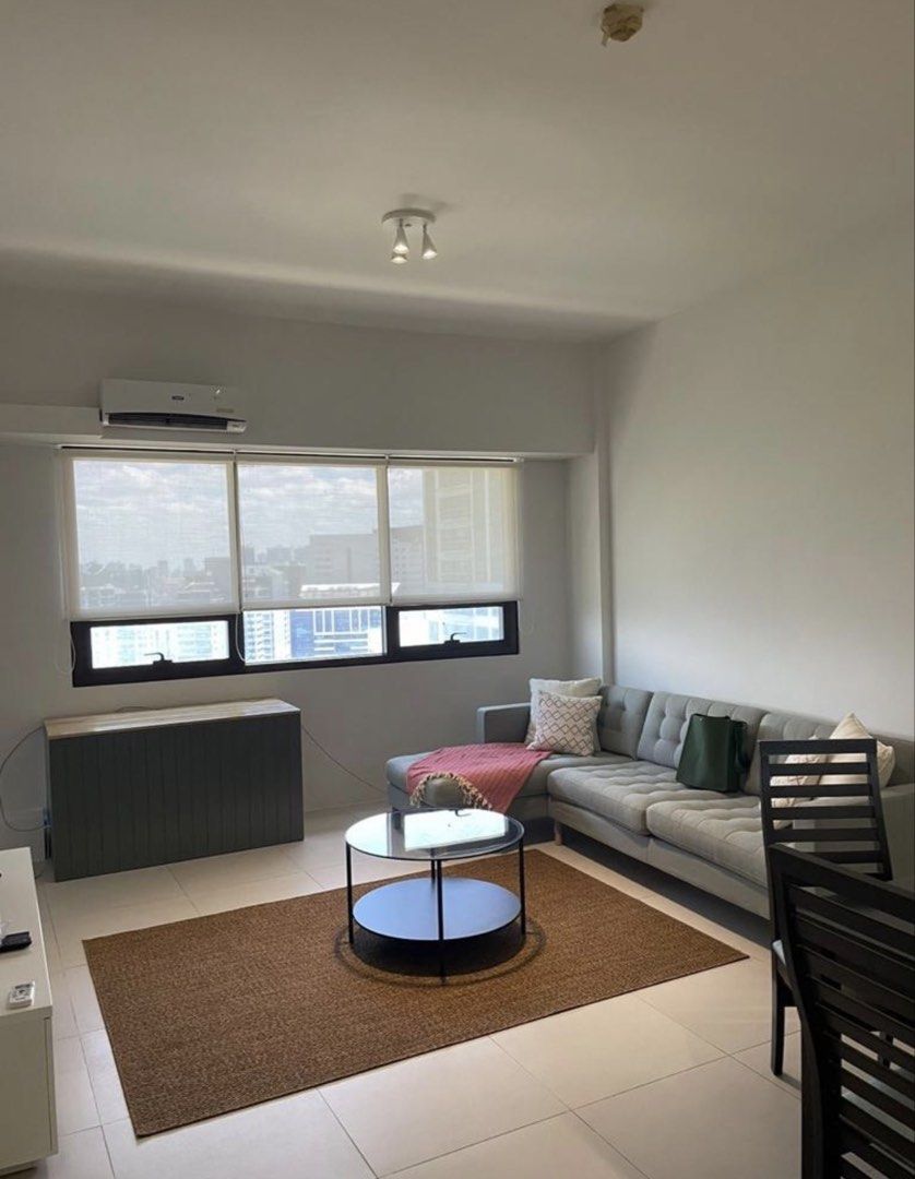 For Rent: The Icon Residences @ BGC (Category: Apartments & Condos) located in Makati City. Submitted by donangelob (Listing ID 1424476778, Image 3). Description: Please read… *No Brokers & No Sales Agent* *Direct Tenants Only* For Rent Condominium The Icon Residences, BGC 1 Bedroom 1 Toilet & Bath 1 Car Garage Fully-furnished Long term lease 2yrs Sorry no to pets =( #nov2026 -——— *Direct Tenants Only* *Direct Tenants Only* *Direct Tenants Only*.
