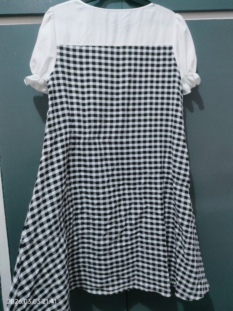 Gingham Checkered Dress with Puff Sleeves ala Zara Uniqlo Mango (Category: Dresses) located in Manila. Submitted by zariah_16 (Listing ID 1424471315, Image 3). Description: Size M to XL bkk brand excellent good condition - Gingham checkered pattern - White bodice and puff sleeves - Flattering A-line silhouette .