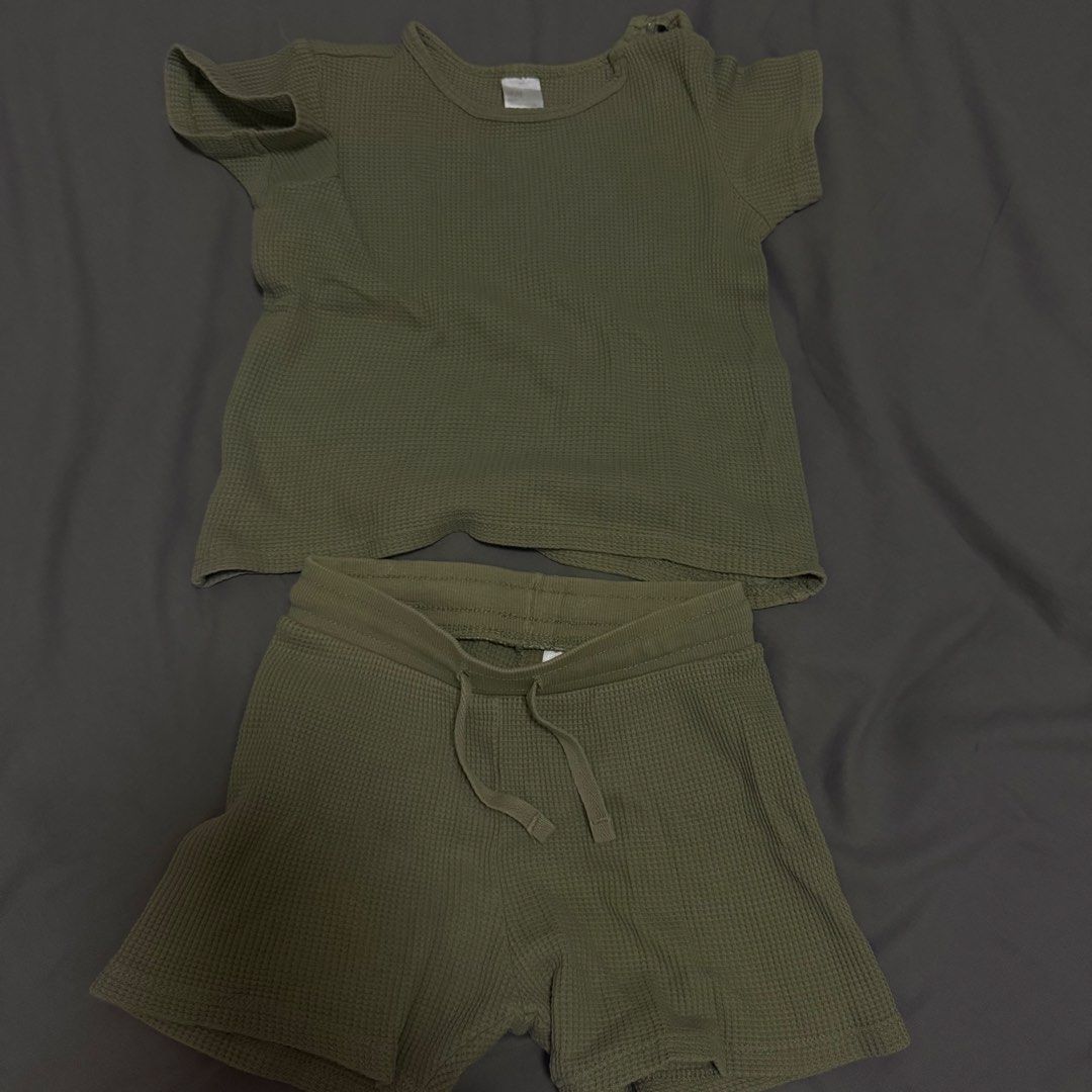 H&M Waffle Knit Top and Shorts Set (Category: Babies & Kids Fashion) located in Cavite. Submitted by jomspreloved (Listing ID 1424459922, Image 1). Description: - H&M waffle knit set - Includes a top and shorts - Top: short sleeves, round neckline - Shorts: elastic waistband, drawstring - Color: Olive green - Fabric: Textured waffle knit.