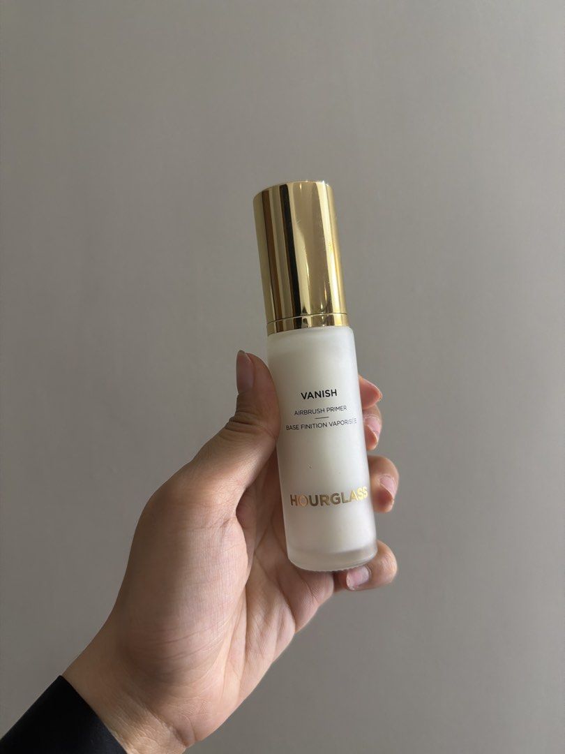 Hourglass Vanish Airbrush Primer (Category: Makeup) located in Quezon City. Submitted by destashingmycloset (Listing ID 1424356317, Image 1). Description: - Hourglass Vanish Airbrush Primer - Creates a flawless base for makeup - Features a gold cap and frosted glass bottle - Specifically designed as a face primer.
