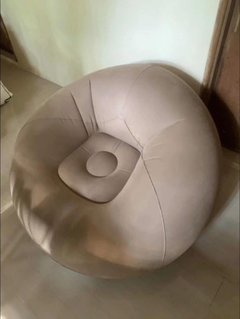 Inflatable Bean Bag Sofa Chair (Category: Sofas) located in Manila. Submitted by _chingchingcart (Listing ID 1424422935, Image 1). Description: - Inflatable sofa chair - Circular design - Comfortable central seating area - Neutral color - Suitable for various interior styles - Made of soft, durable material - Great for indoor or outdoor use can offer discount for bulk order.