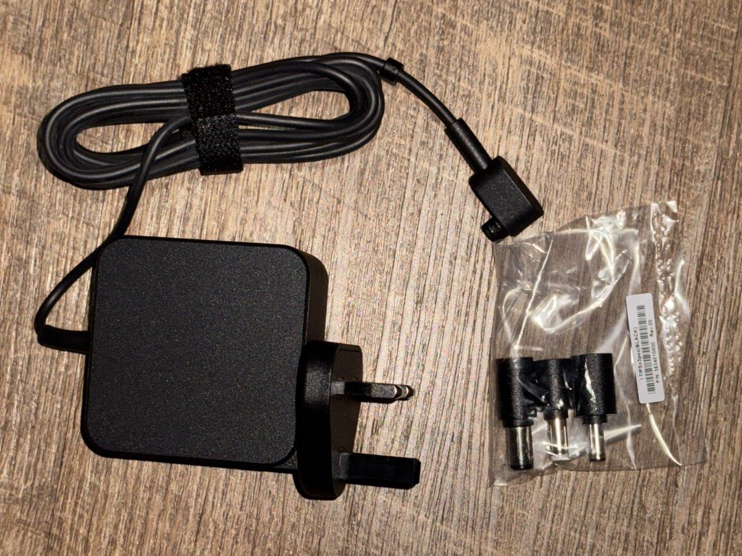 Laptop charger461520980401213441