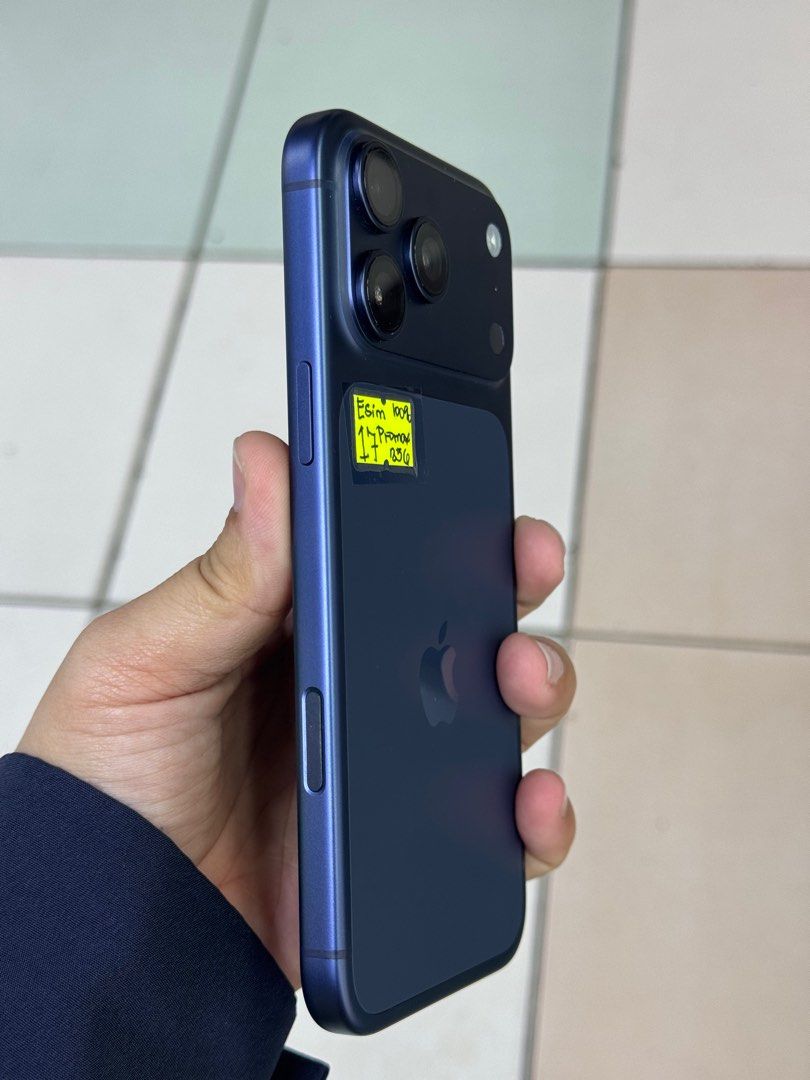 Iphone 17 Pro Max 256gb esim fu US Variant (Category: iPhone 17 Series) located in San Juan City. Submitted by javedsgadgetshop (Listing ID 1424475222, Image 3). Description: INSTALLMENT OPTIONS : SPAY LATER / GGIVES / CREDIT CARD! WE BUY AND SELL SO PWEDE MAGBINTA OR SWAP ! Quick Specs : 💵 Iphone 17promax (esim) •256gb •US Variant •100% batt health •Factory unlock •98% Smoothness •No hidden issue | No Repaired •100% Authentic | Not Refurbished 