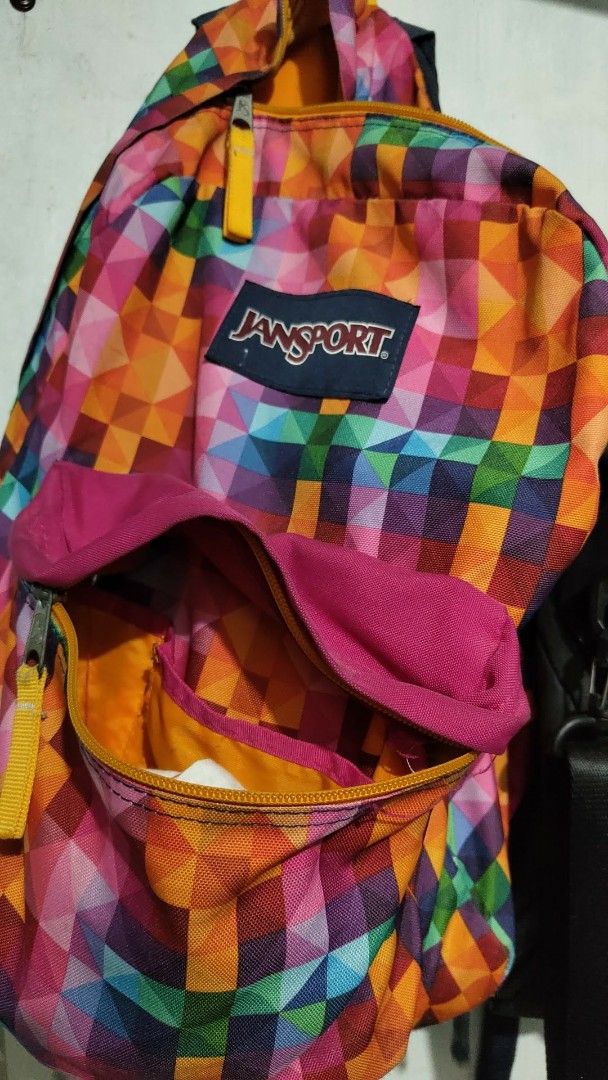 Jansport bag (Category: Backpacks) located in Makati City. Submitted by rontagz (Listing ID 1424478668, Image 1). Description: original..