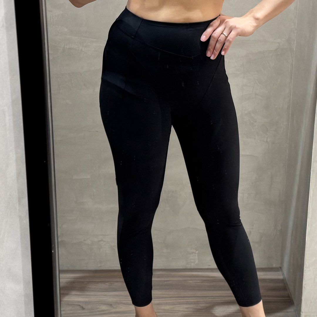 Jelenew Black Leggings (Category: Activewear) located in San Juan City. Submitted by steffchua (Listing ID 1424366190, Image 1). Description: - Black leggings with mesh side panels. - High-waisted design. - Unique seam pattern. - Brand label visible. - Made from stretchy, athletic fabric. - Ideal for workouts and casual outfits. - Used only once.
